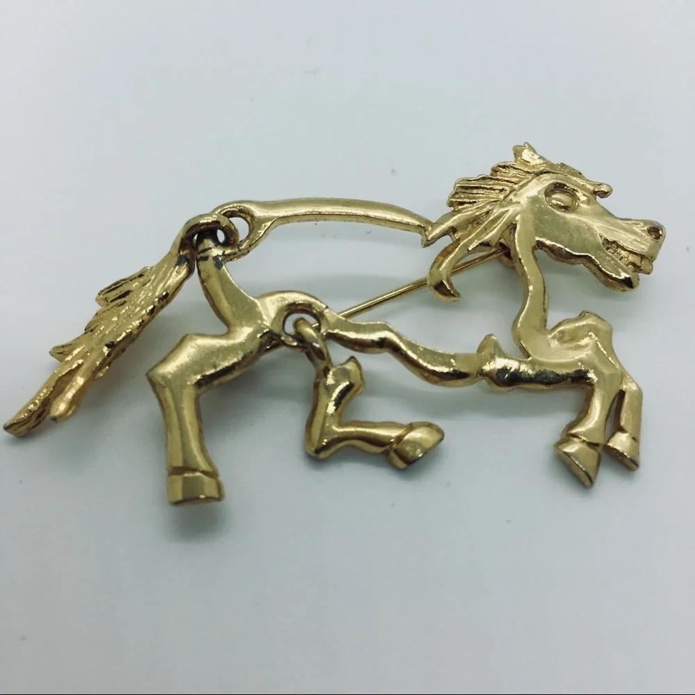 KK/ED Horse Brooch Vintage Goldtone Pin